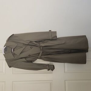 ✨️Like NEW Towncraft Womans Gray Trench Coat sz 44/US 12